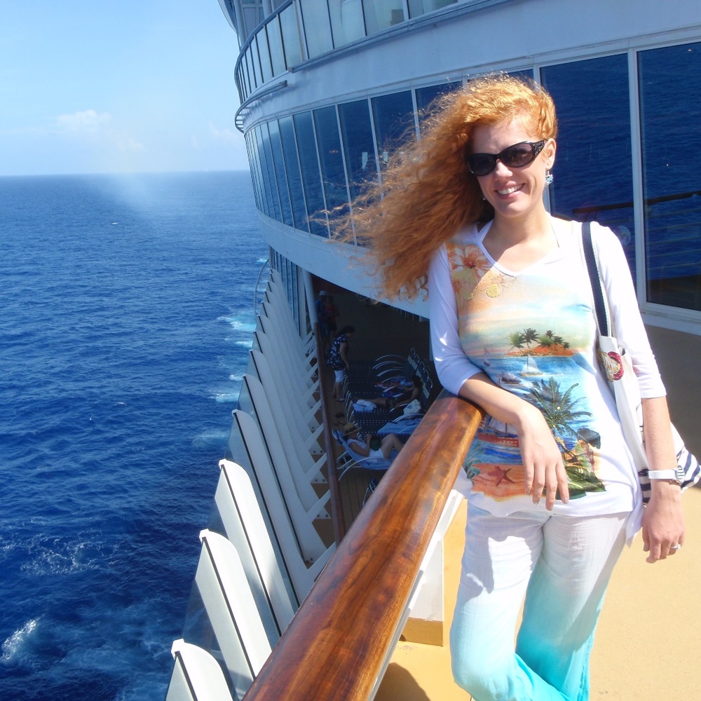 GorgeousRed Sells Name Brand & Trendy Items